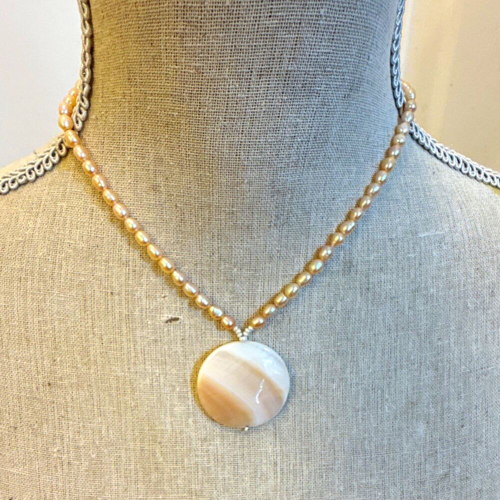 BEADED PEARL NECKLACE SHELL DISC PENDANT SILVER TONE TOGGLE CLASP 18" IVORY